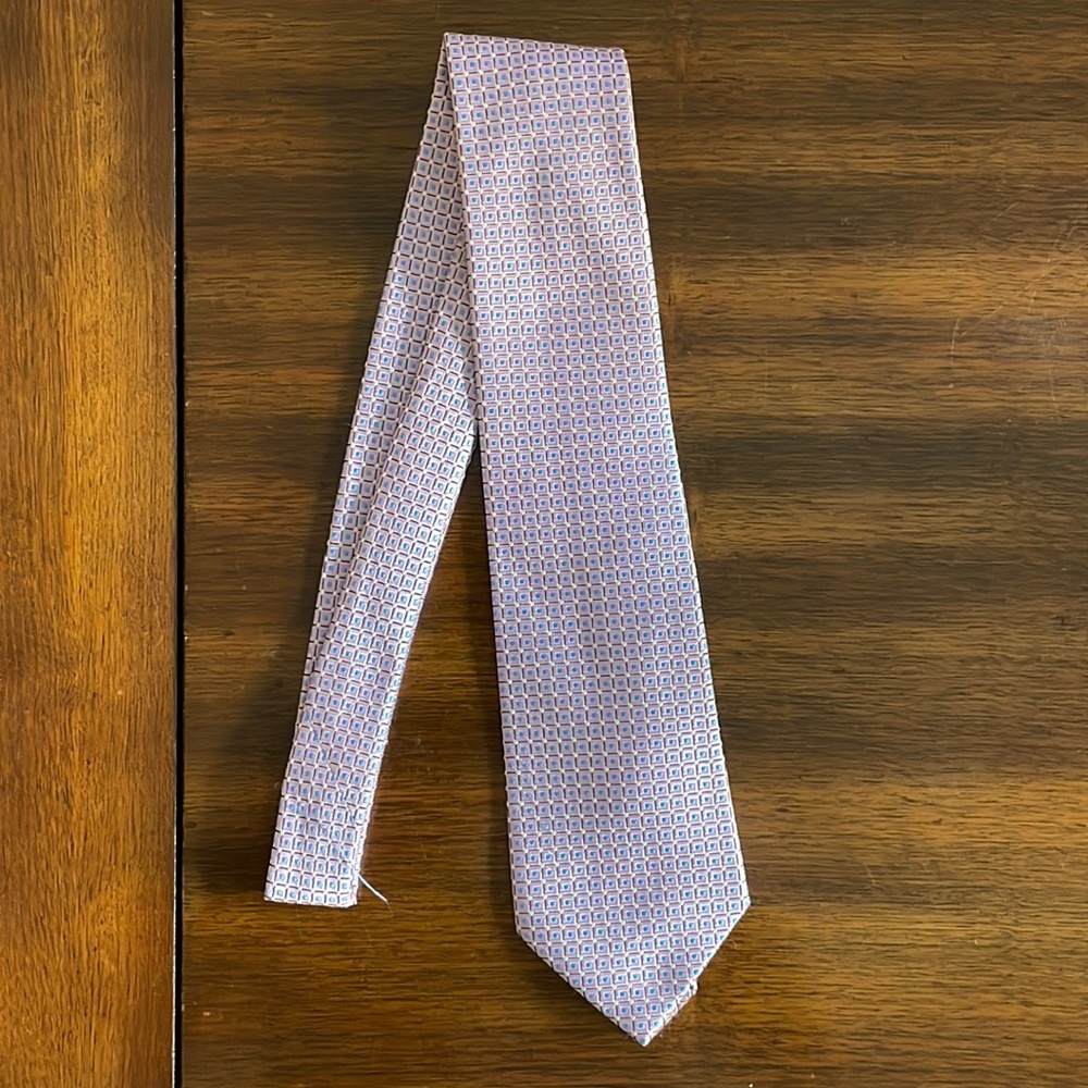 Pink tie
